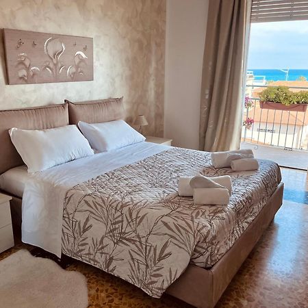 Vista Mare 2 Suites 150 Mt From Sea San Bartolomeo Al Mare Dış mekan fotoğraf